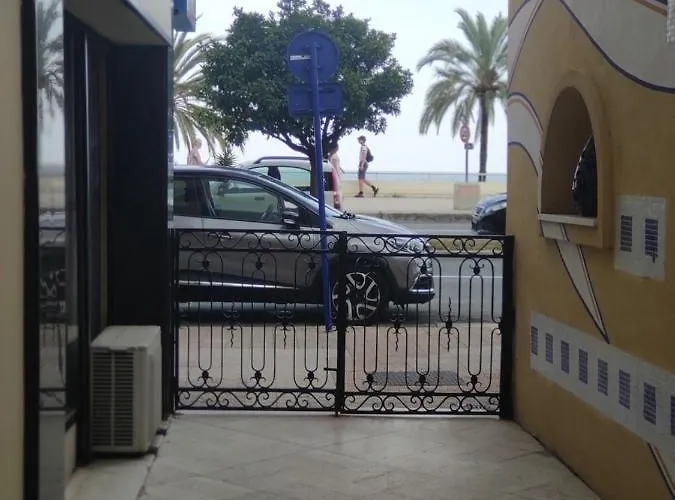 公寓 Cosy Soleia, 50m From Sea Side 芒通