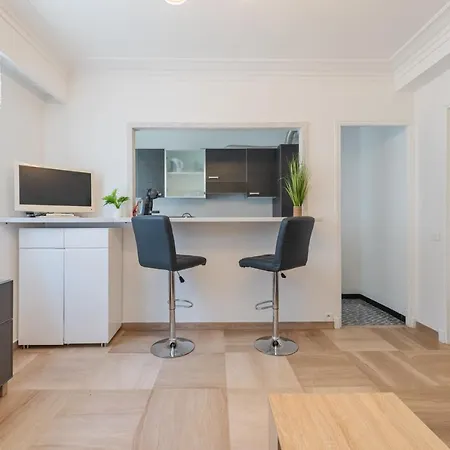 Cosy Soleia, 50m From Sea Side Apartman Menton