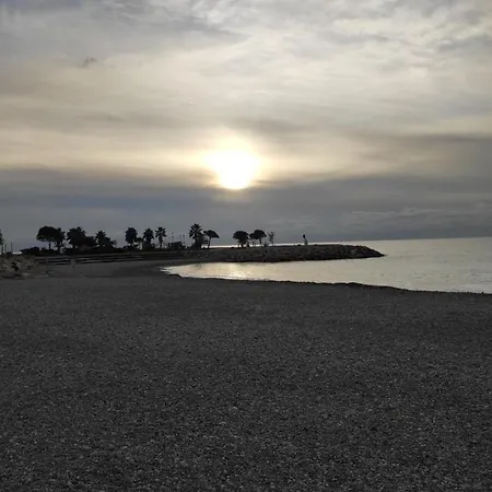 Cosy Soleia, 50m From Sea Side *