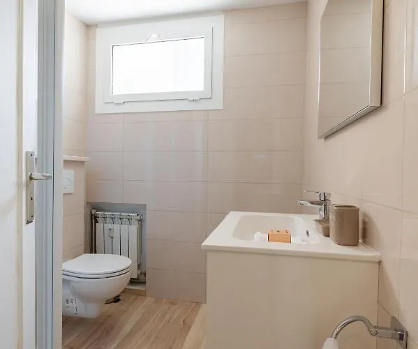 Cosy Soleia, 50m From Sea Side Apartment *