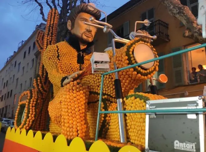 Cosy Soleia, 50m From Sea Side Lägenhet